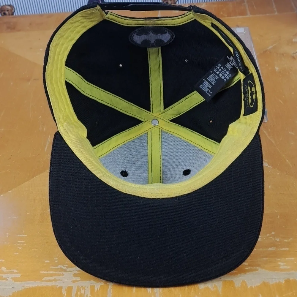 DC Comics Offical Batman patched raised logo black & yellow snapback hat